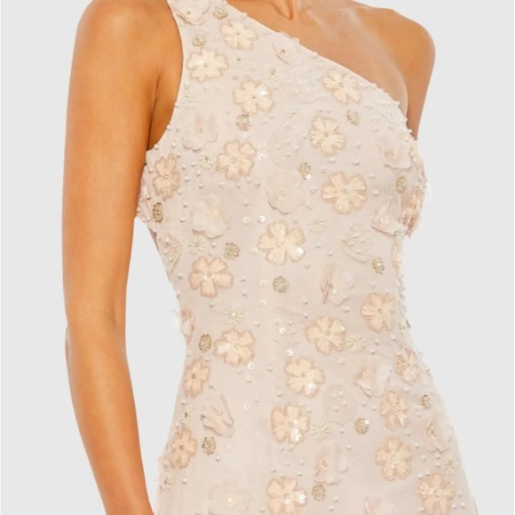 Mac Duggal One Shoulder Dress in Cream with Floral Accents - Picture 4 of 12